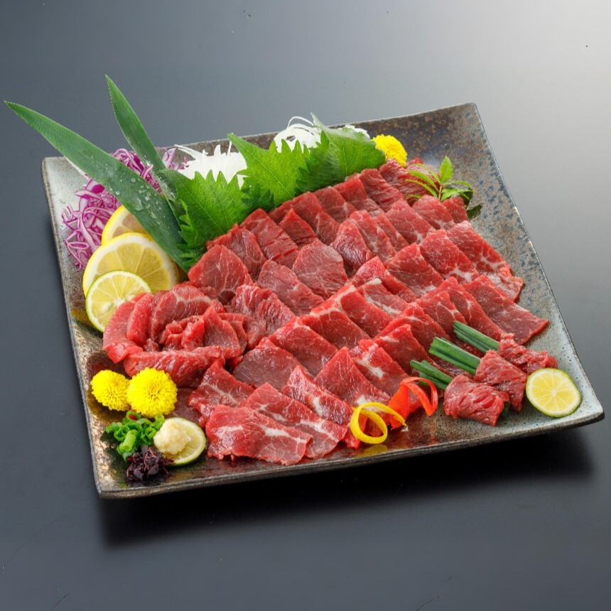 【桜馬】上赤身〔1㎏単位〕〔90-110ｇ規格パック〕